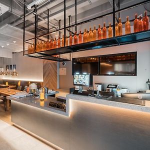 Joy Hongqiao Airport And Railway Hotel